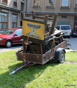 mobilní kovárna na vozíku